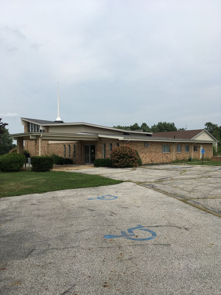 805 S County Line Rd, Hebron, IN 46341